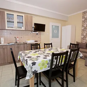 https://timi-kolcsey-apartman.hotels-hajduszoboszlo-hungary.com